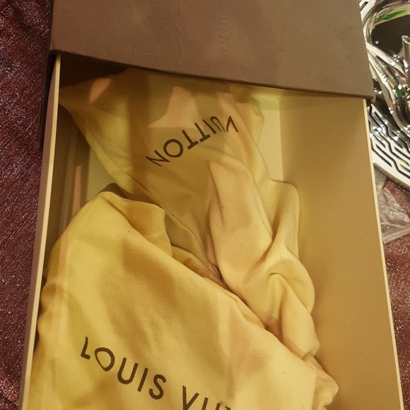 Pumps - Picture 2 of 6